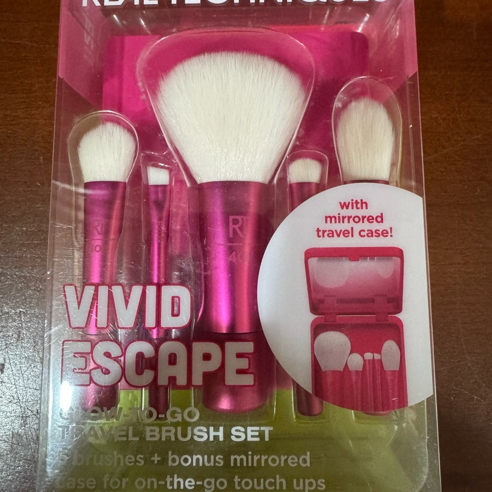 Real Techniques Vivid Escape Brush Set - Pink and Green